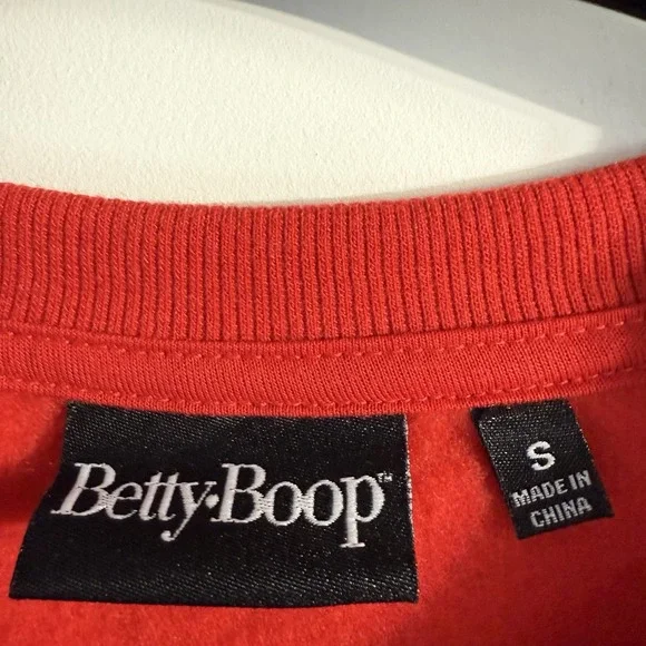 Betty Boop Crewneck Red Graphic SmallSweatshirt Holiday NWOT. ✅ Description! - Picture 3 of 11
